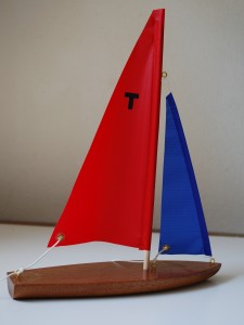 T10 Sailboat